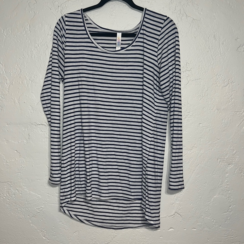 Lularoe Lynnae long sleeve
